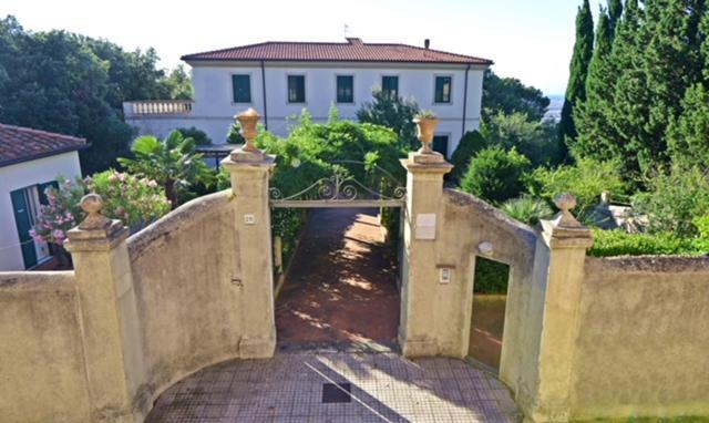 Room In Villa -Livorno - Montenero Exteriér fotografie